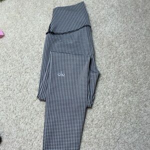 ALO Yoga Black and White Houndstooth Leggings